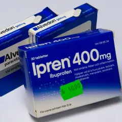 Ibuprofen vs paracetamol: Ipren 400mg (ibuprofen) och Alvedon 500mg (paracetamol) för smärtlindring.