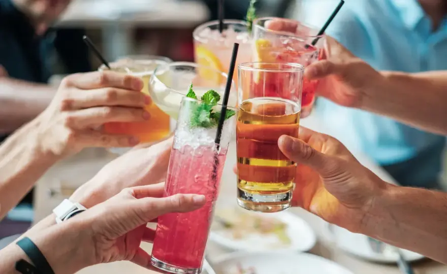Ångest av alkohol - så skiljer du baksmälla från abstinens